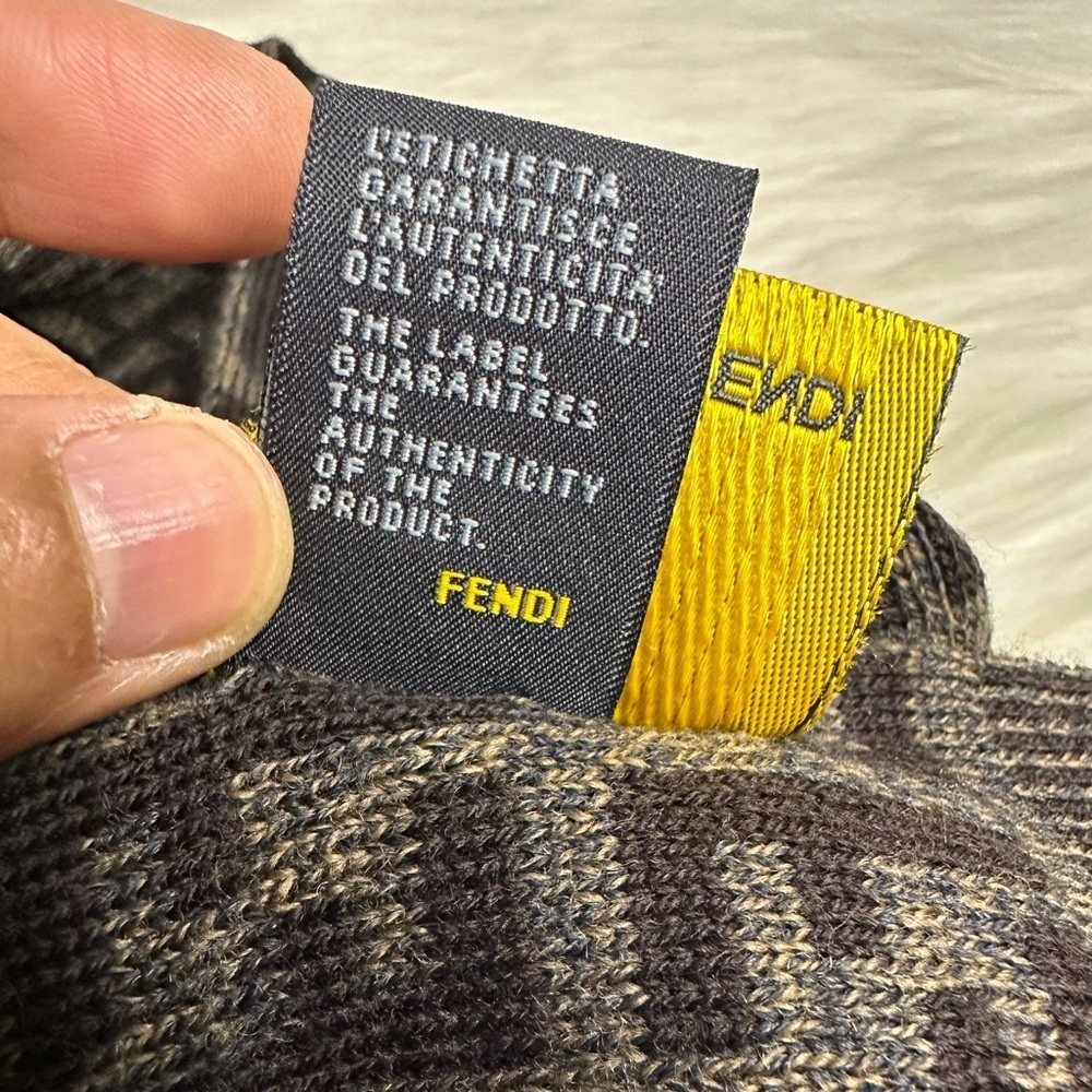 FENDI classic scarf in brown - Picture 10 of 14